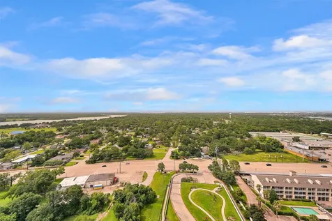 4821 Nasa Parkway 18w Seabrook TX 77586