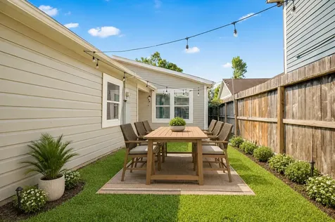 829 E 27th Street Houston TX 77009