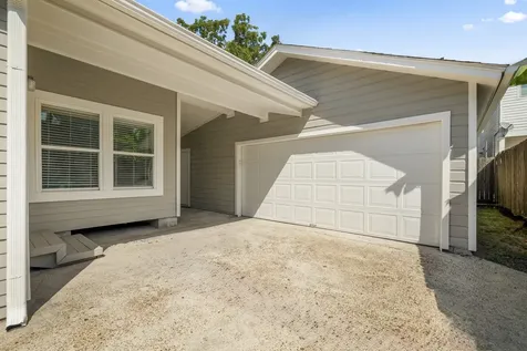 829 E 27th Street Houston TX 77009