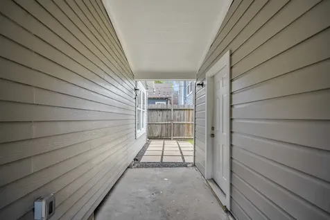 829 E 27th Street Houston TX 77009