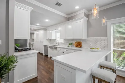829 E 27th Street Houston TX 77009