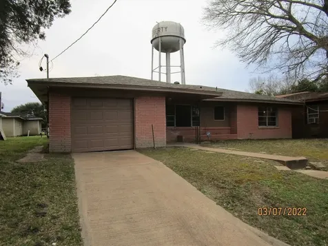 616 Garrett Street Liberty TX 77575