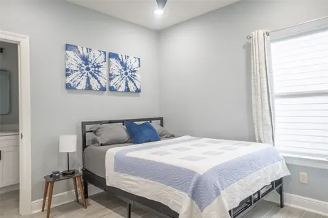 2214 Des Chaumes Street Houston TX 77026