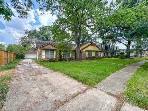 5907 Darkwood Drive Houston TX 77088