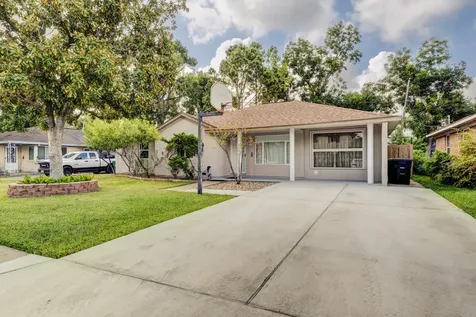 213 W Spreading Oak Drive Houston TX 77076
