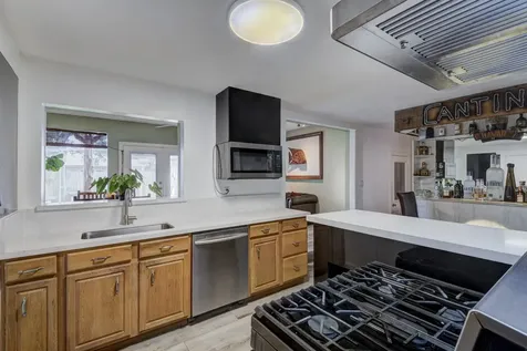 213 W Spreading Oak Drive Houston TX 77076