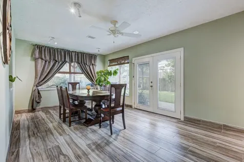 213 W Spreading Oak Drive Houston TX 77076