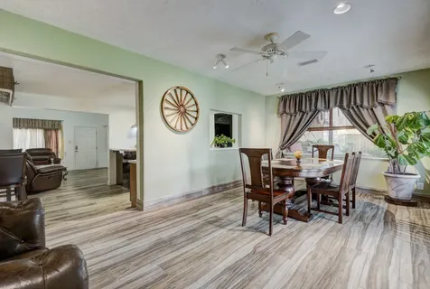 213 W Spreading Oak Drive Houston TX 77076