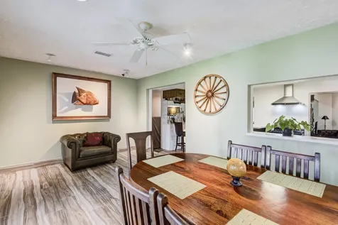 213 W Spreading Oak Drive Houston TX 77076
