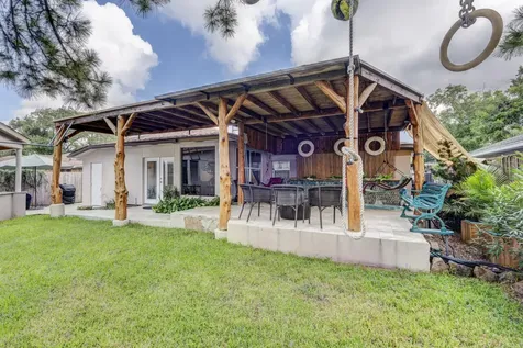 213 W Spreading Oak Drive Houston TX 77076