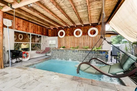 213 W Spreading Oak Drive Houston TX 77076