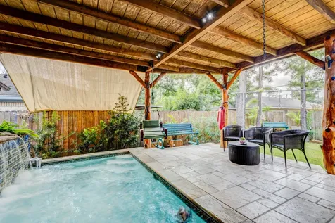 213 W Spreading Oak Drive Houston TX 77076