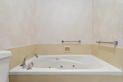 21 Sandelwood Trl Trail Beaumont TX 77706