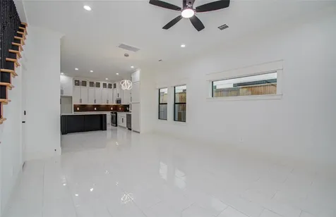 119 E 38th Street Houston TX 77018