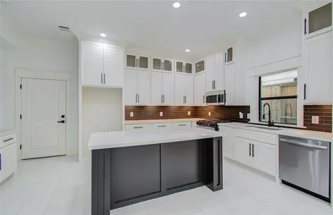 119 E 38th Street Houston TX 77018