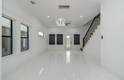 119 E 38th Street Houston TX 77018