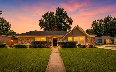 5519 Ariel Street Houston TX 77096