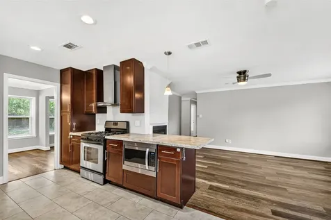 5519 Ariel Street Houston TX 77096
