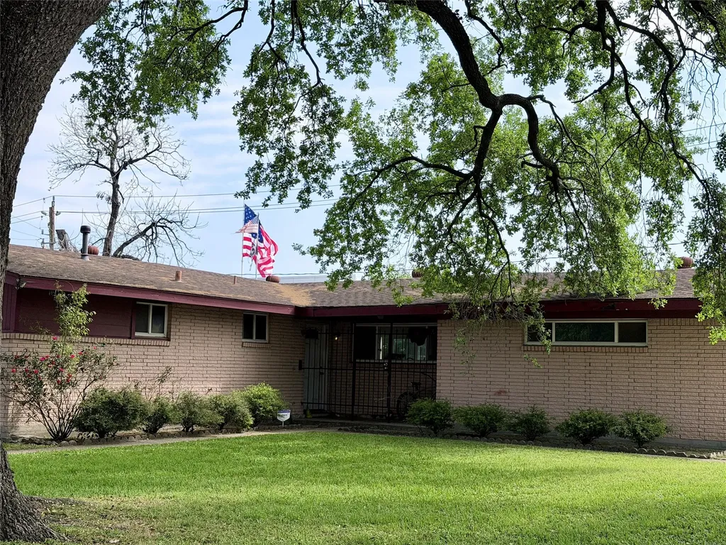 9202 Sunnywood Drive Houston TX 77088