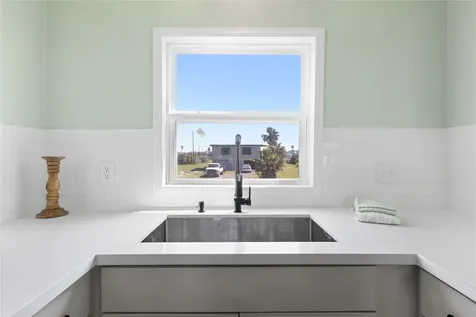 4020 4th Street Galveston TX 77554