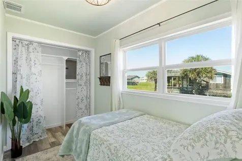 4020 4th Street Galveston TX 77554