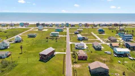4020 4th Street Galveston TX 77554