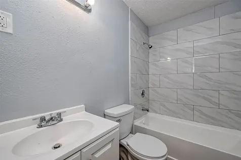 5431 Willow Glen Drive Houston TX 77033