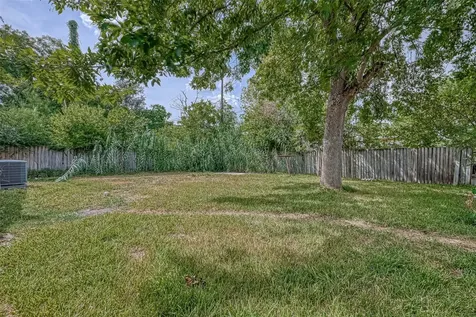 5431 Willow Glen Drive Houston TX 77033