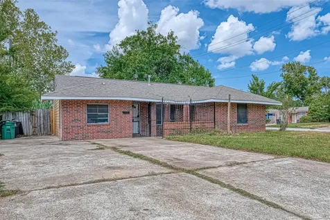 5431 Willow Glen Drive Houston TX 77033