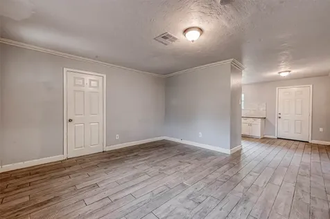 5431 Willow Glen Drive Houston TX 77033