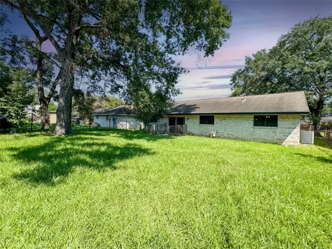 5122 Sandydale Lane Houston TX 77039