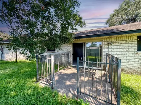5122 Sandydale Lane Houston TX 77039