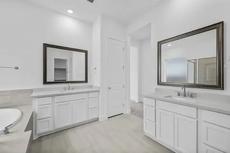 1657 Birch Lake Bend Friendswood TX 77546