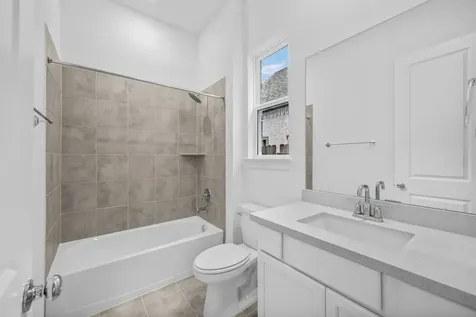 1657 Birch Lake Bend Friendswood TX 77546