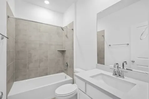 1657 Birch Lake Bend Friendswood TX 77546