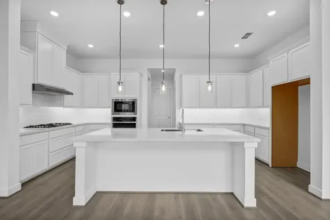 1657 Birch Lake Bend Friendswood TX 77546