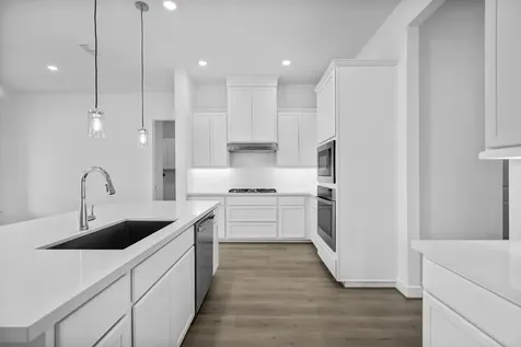 1657 Birch Lake Bend Friendswood TX 77546