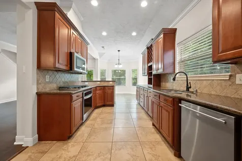 1743 Hill Top Lane Kingwood TX 77339