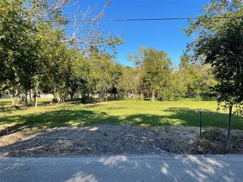 04 Middleton Street Bacliff TX 77581