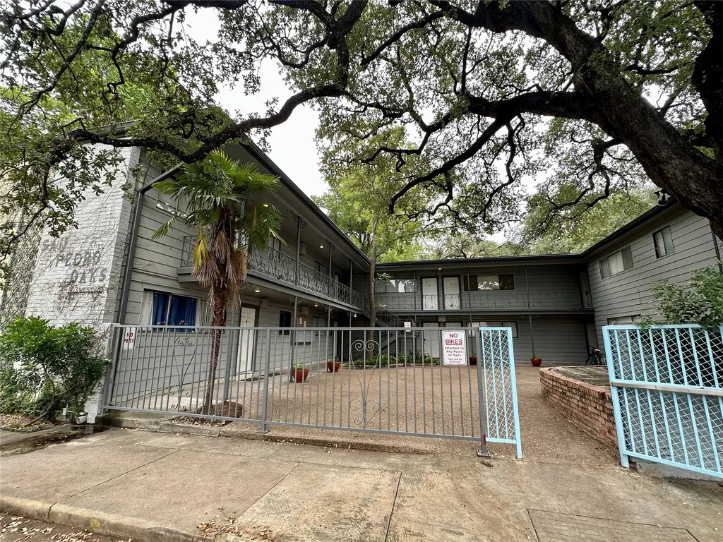 803 W 28th Street 106 Austin TX 78705