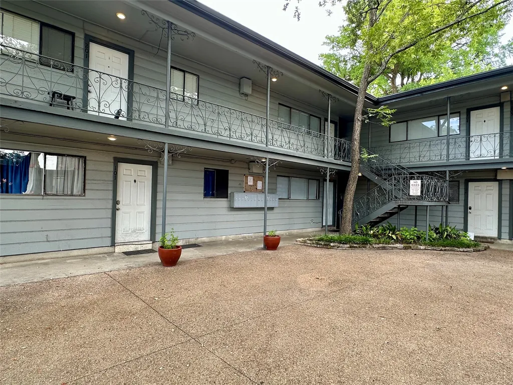 803 W 28th Street 106 Austin TX 78705