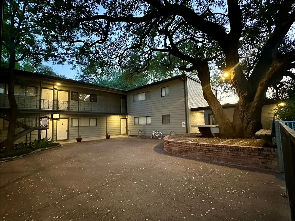 803 W 28th Street 106 Austin TX 78705