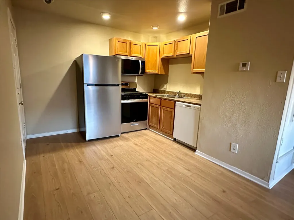 803 W 28th Street 106 Austin TX 78705