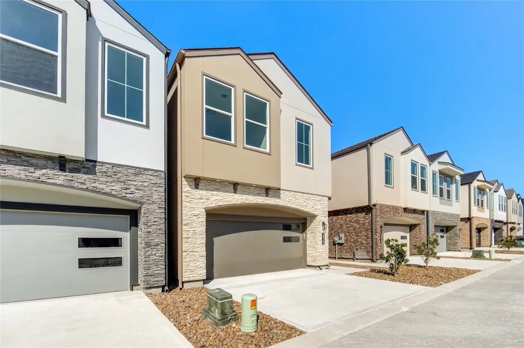 2922 El Fenice Lane Houston TX 77057