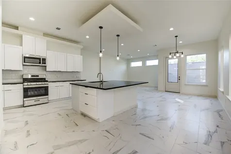 2922 El Fenice Lane Houston TX 77057