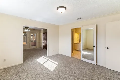 102 Paradise Valley Drive West Columbia TX 77486