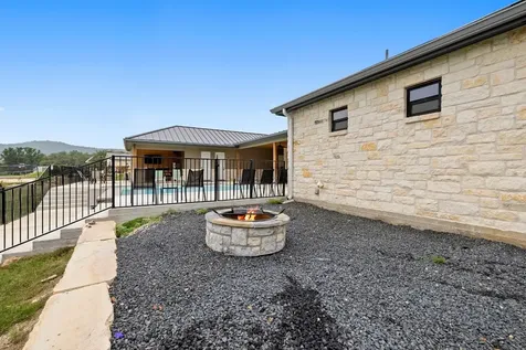 1463 Mountain Valley Drive Concan TX 78838