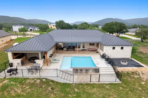 1463 Mountain Valley Drive Concan TX 78838