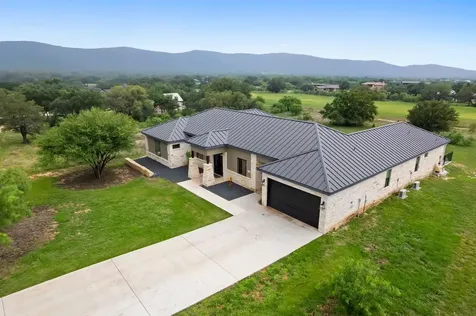 1463 Mountain Valley Drive Concan TX 78838