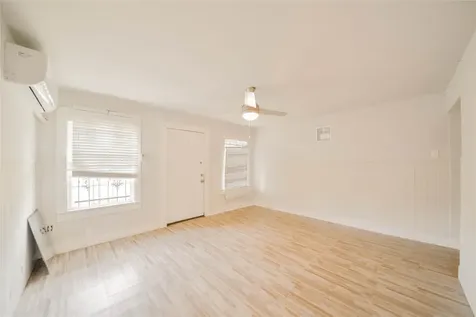 5101 Crane Street Street 2 Houston TX 77026